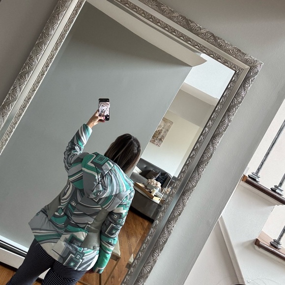 Emilio Pucci gently worn puffer. Good used condition. See pics for details. - Picture 8 of 9